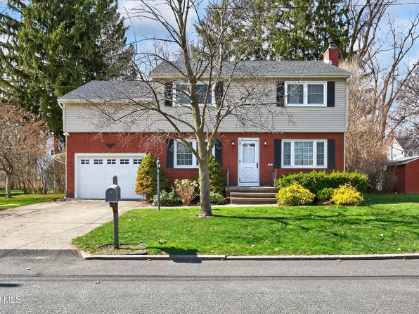 25 Alfred Drive, Colonie, NY 12205