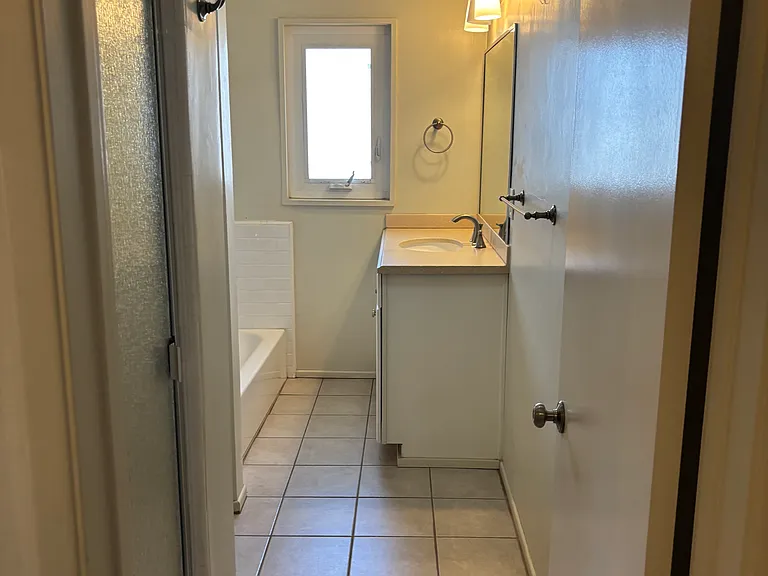915 Ocean Ave #302 — Photo 30