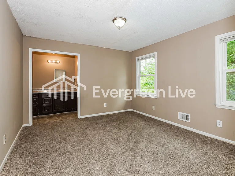 3301 Padgett Rd — Photo 7