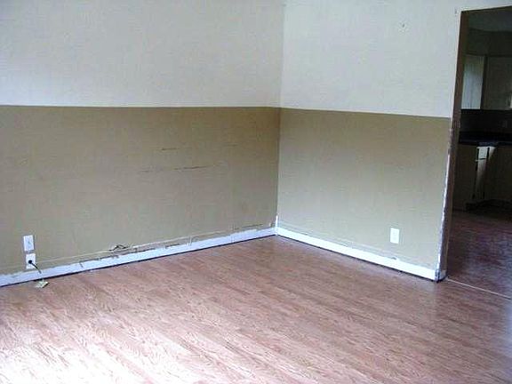 2nd image of 1347 Park Dr