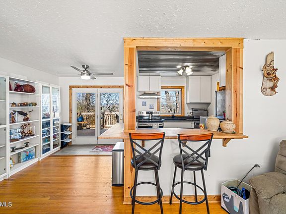 5th image of 2243 Knollcrest Ln