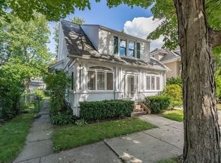 73 Sunapee St, Springfield, MA 01108