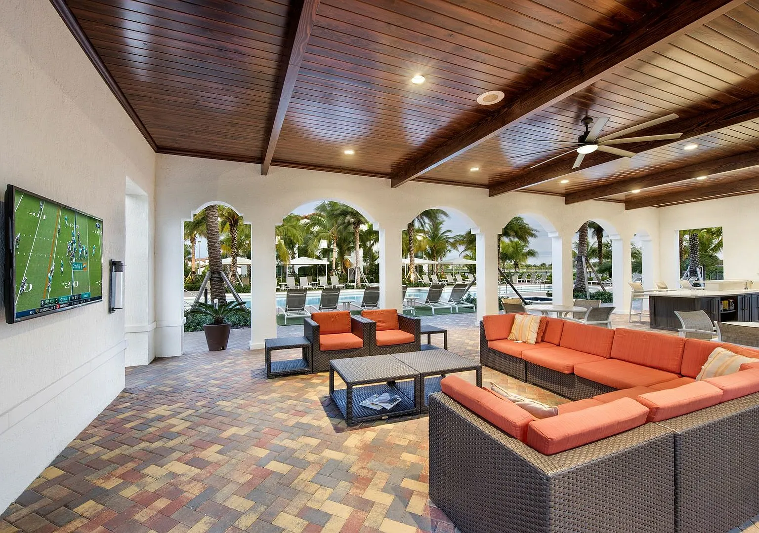 VIVA Luxury Apartments — Photo 2