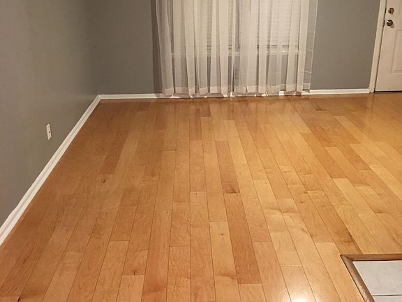 2nd image of 427 N Park Blvd