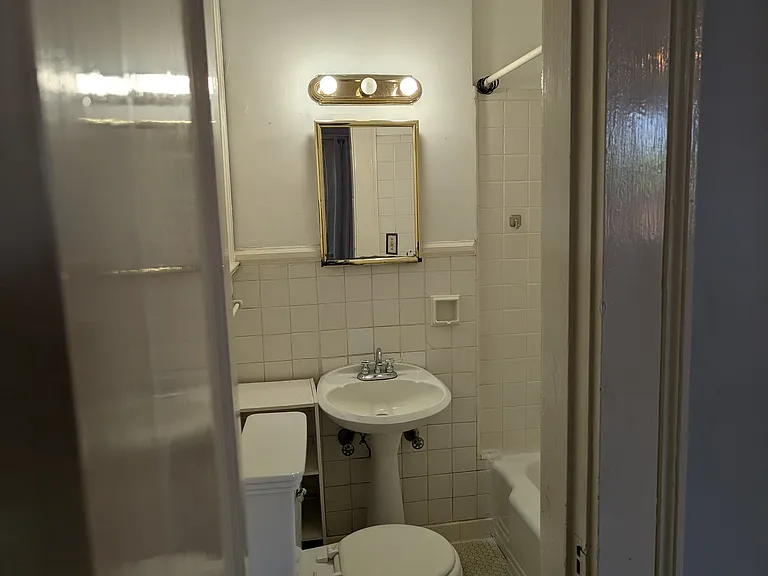 2201 Blossom St — Photo 17