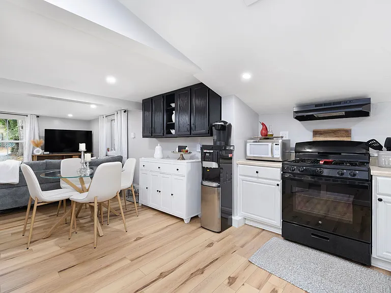 267 Green End Ave — Photo 8