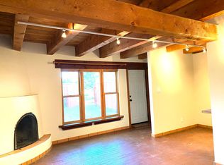 2390 Camino Capitan, Santa Fe, NM 87505