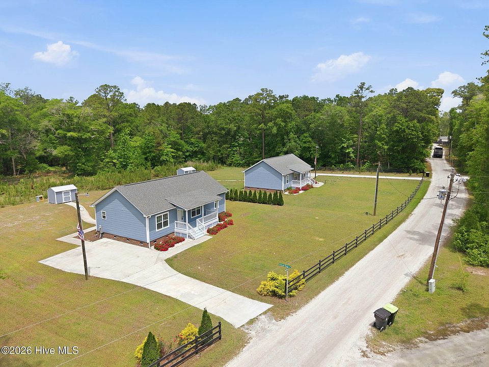 1st image of 1621 Honey Do Lane NE