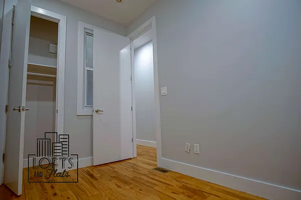 Rented by Lofts and Flats LLC | media 32