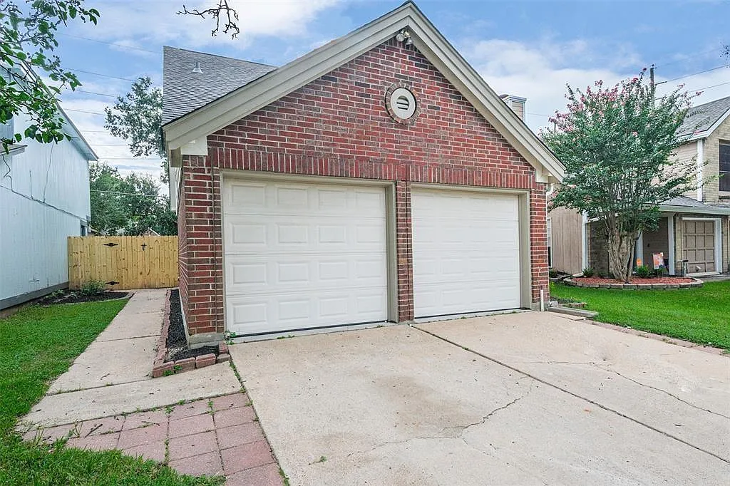 Building Photo - 6235 W Willow Bluff Rd