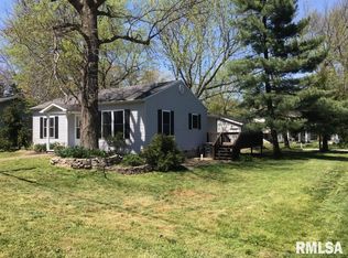 22083 Walker St, Nashville, IL 62263