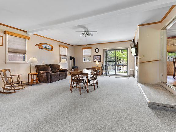 3rd image of 1571 River Road