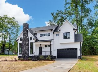 101 Weaver St, Randleman, NC 27317