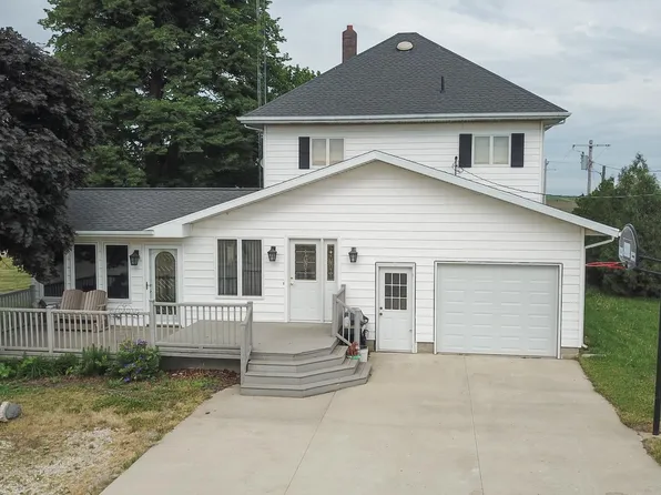 10312 North Ave, Parkersburg, IA 50665