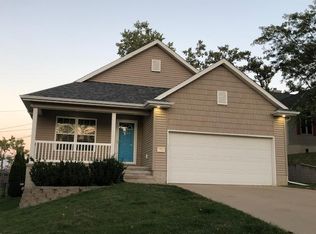 1334 34th St SE, Cedar Rapids, IA 52403