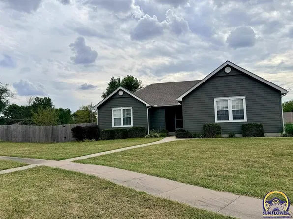 2101 SE Peace Ct, Topeka, KS 66605