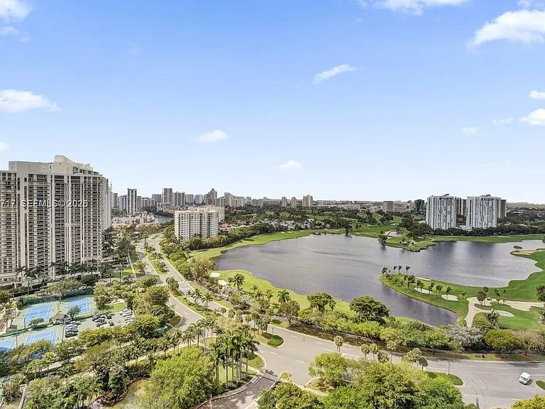 20281 E Country Club Dr #2209 — Photo 4