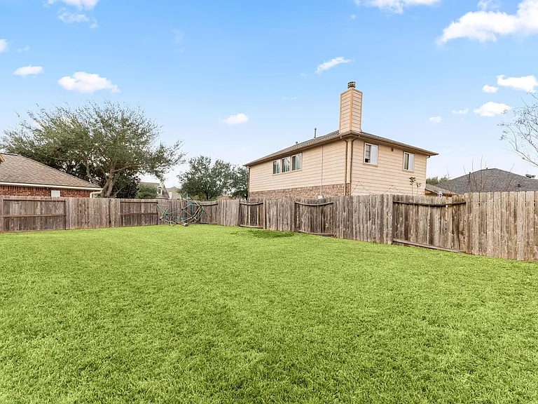 21426 Venture Park Dr — Photo 39