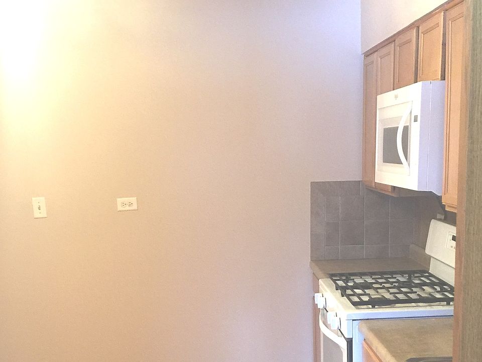 2nd image of 9460 Dee Rd #206F