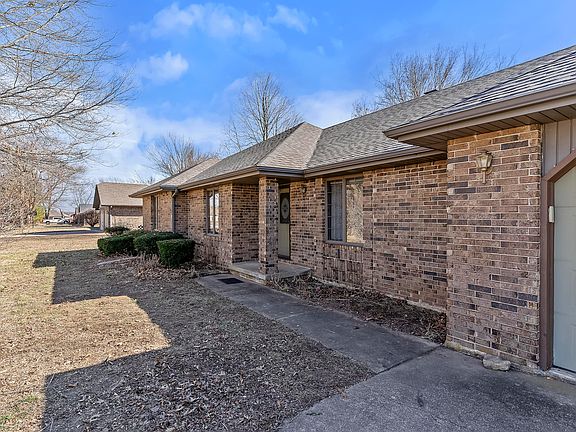 5th image of 626 W Melody Lane