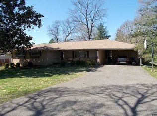 102 S Henderson Dr, Fulton, KY 42041