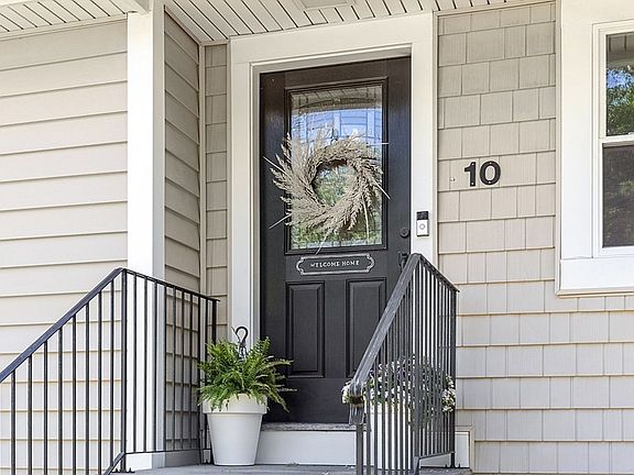 4th image of 10 Woodworth Ave