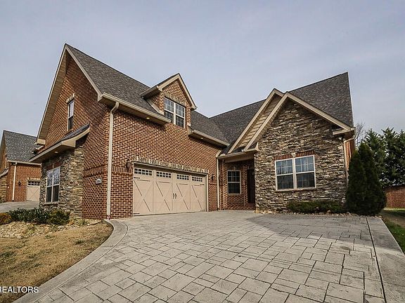 3rd image of 1564 Tsuga Dr