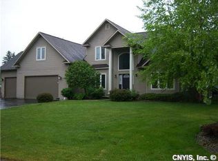 5302 Springwater Dr, Fayetteville, NY 13066