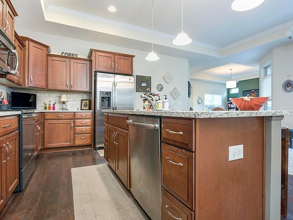5th image of 5589 Lexington Dr