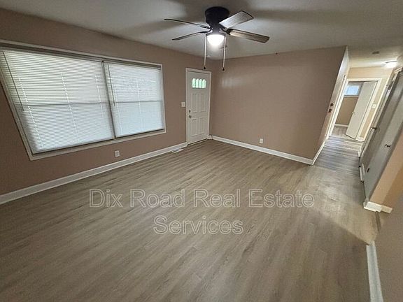 4th image of 301 Cranewood Dr