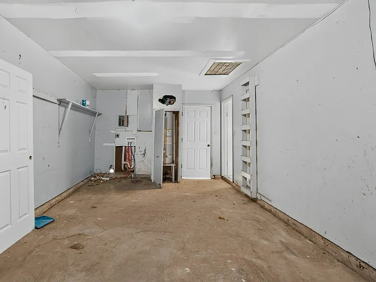 1004 Lotus Ave — Photo 14