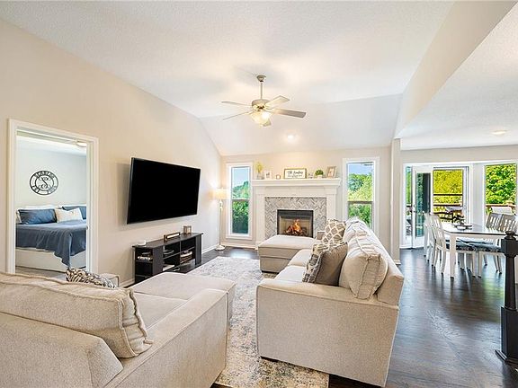 5th image of 10216 N Elmwood Ct