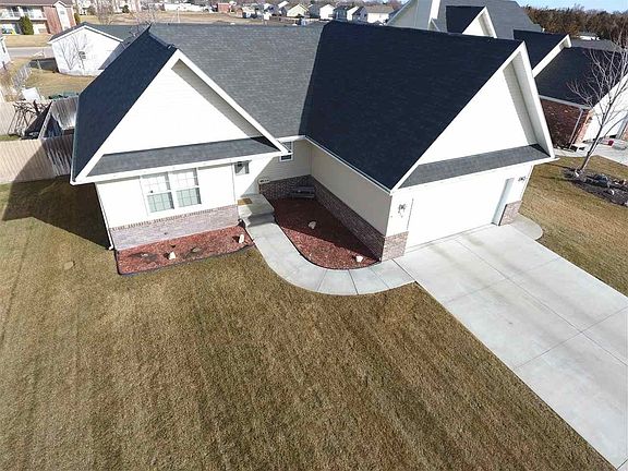4th image of 413 N Allen Ave