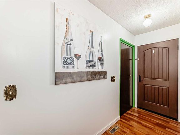 3rd image of 164 E Rundlefield Cres NE