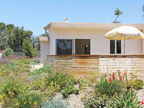5th image of 7118 Dume Dr