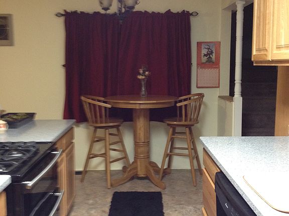 Kitchen/ Dining Room