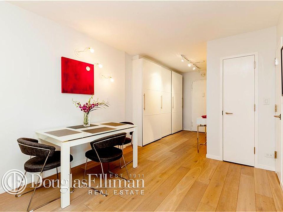 1st image of 14 Horatio St APT 8J