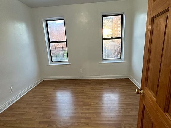 3rd image of 1398 Clay Ave #9