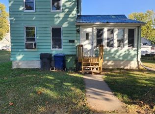 3019 N 2nd St, Clinton, IA 52732