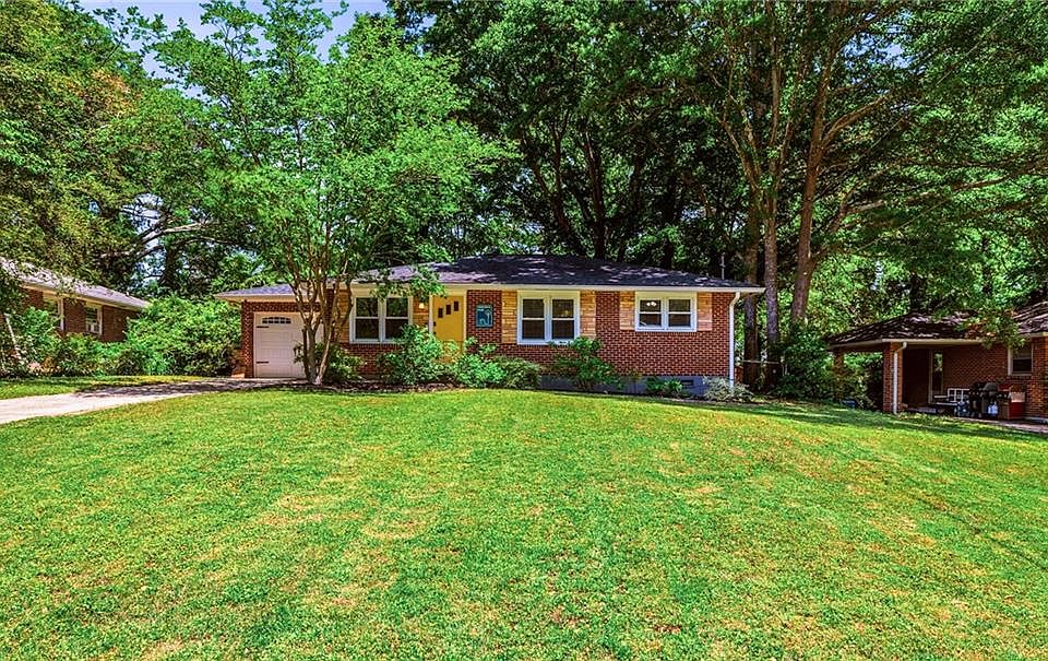 1st image of 2670 Woodridge Dr