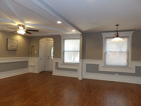 4th image of 10534 S Eberhart Ave