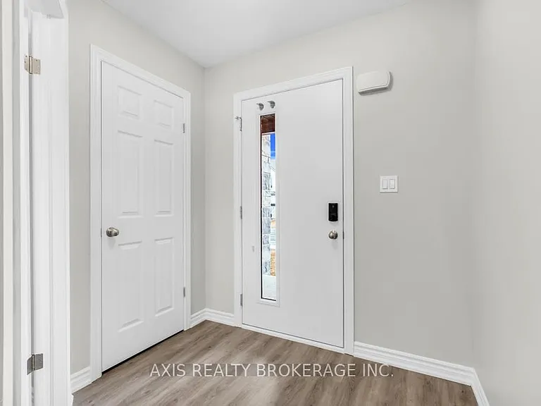 2978 Turner Cres — Photo 11