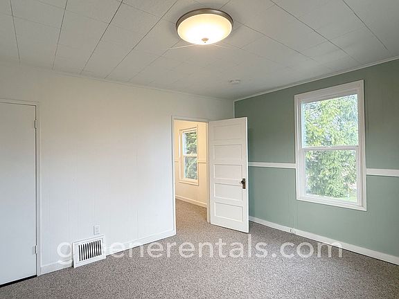 4th image of 119 20th Ave SE #5