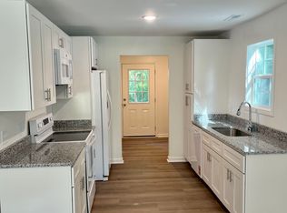 1182 Pickett Rd, Jacksonville, NC 28540