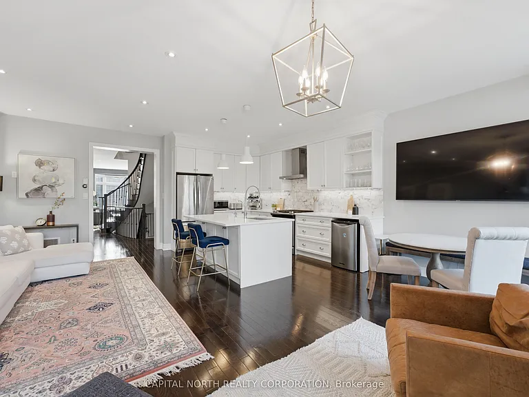 18 Alex Campbell Cres — Photo 17