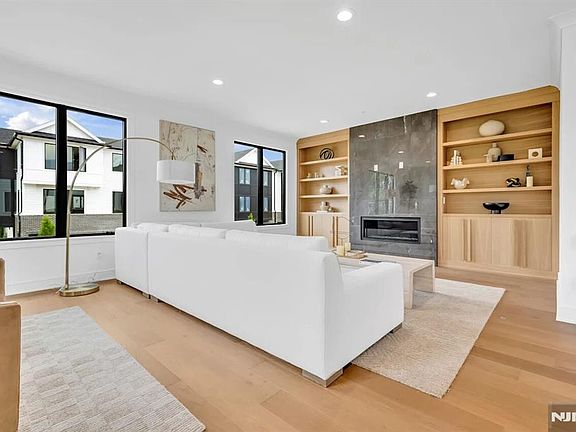 5th image of 2 Skye Dr