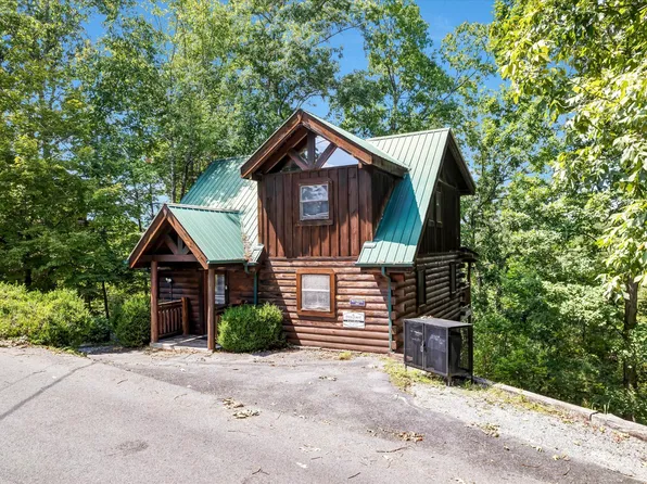 2864 Pine Haven Dr, Sevierville, TN 37862