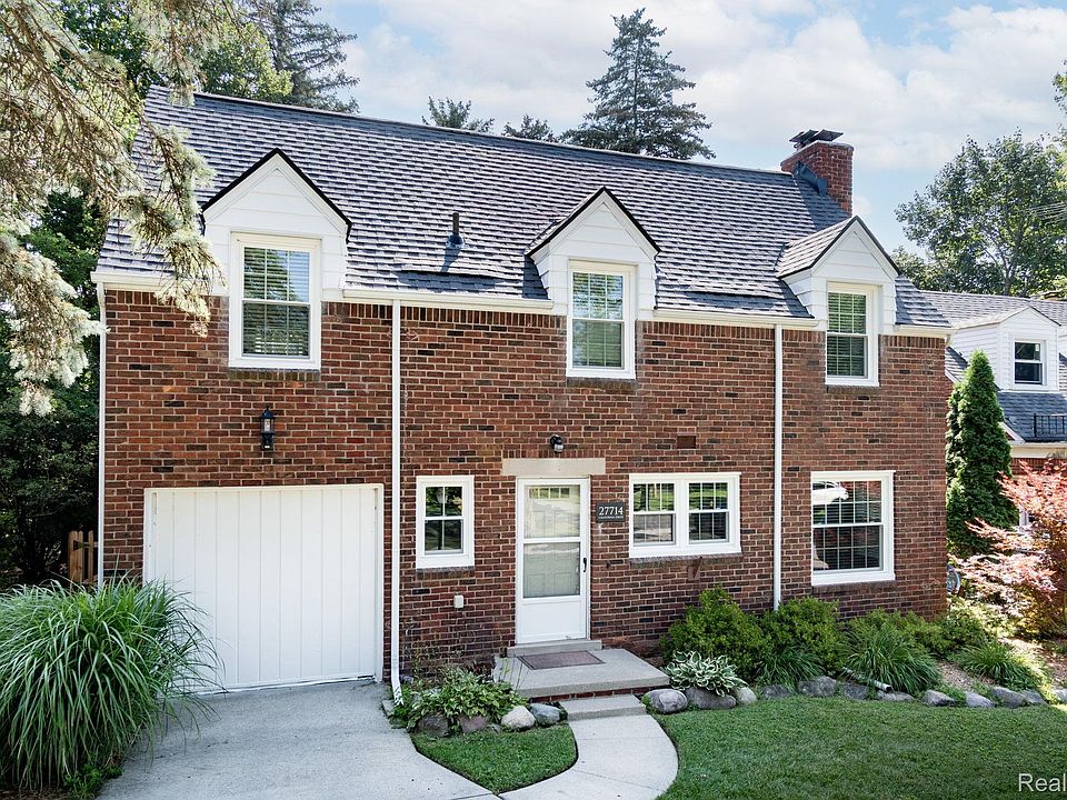 1st image of 27714 California Dr NE