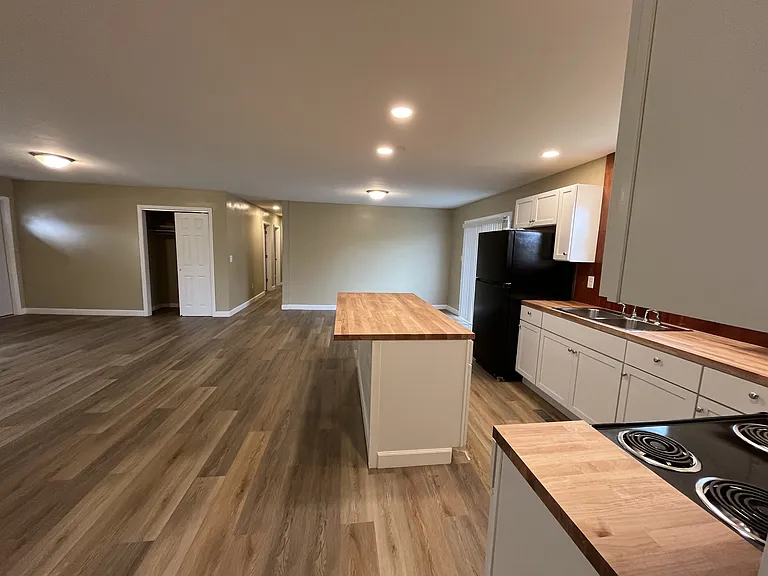 425 Paul Ave — Photo 14