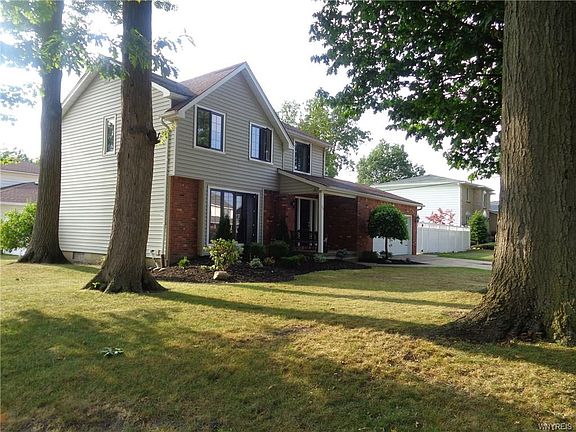 2nd image of 26 Hemlock Dr